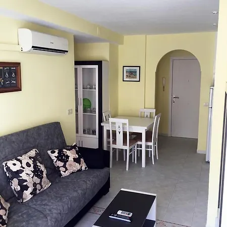 Apartamento Cala Gonzalez Montero 3000 *